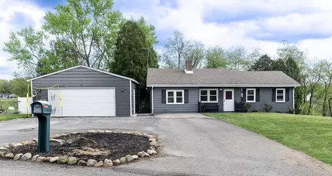 240 Overlook Dr, Beaver Falls, PA 15010