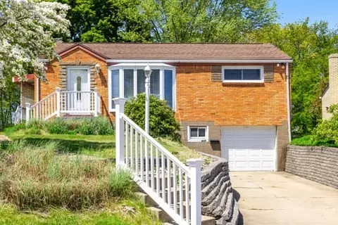 628 Charlotte Dr, Pittsburgh, PA 15236