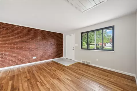 14120 Wayne Dr, Irwin, PA 15642 photo 5