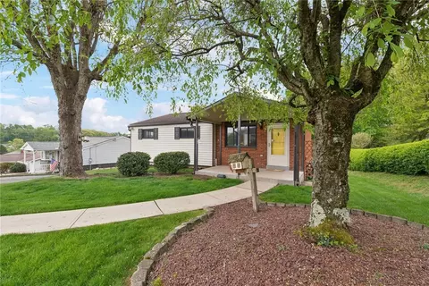 14120 Wayne Dr, Irwin, PA 15642 photo 2
