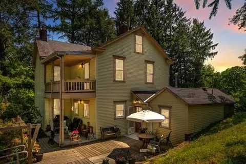 412 Church Ln, Allison Park, PA 15101