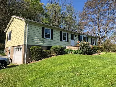 165 Whigham Rd, New Stanton, PA 15672