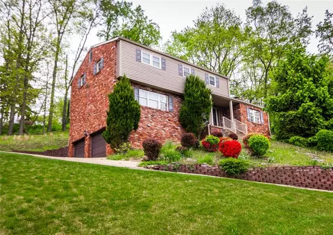 712 Silvis Way, Trafford, PA 15085