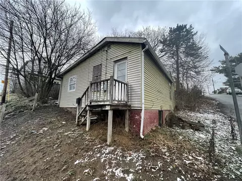 2825 2823 Stewart St, Mckeesport, PA 15132