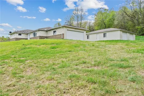 26 Shiska Ln, Clinton, PA 15026