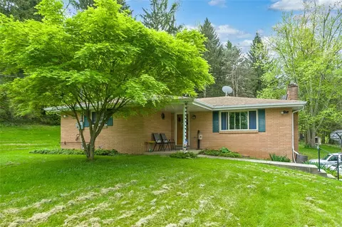 22 Guinn Dr, Washington, PA 15301