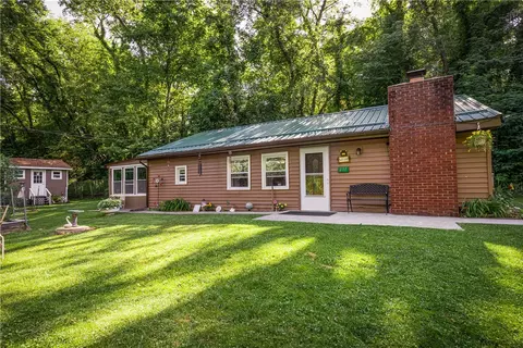 237 Magill Rd, Zelienople, PA 16063