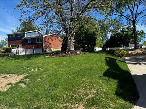 727 Garden City Dr, Monroeville, PA 15146
