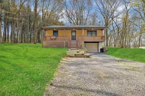 242 Leslie Rd, Enon Valley, PA 16120