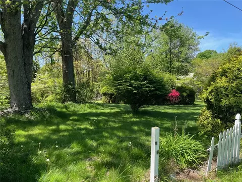 127 Hazel St, Irwin, PA 15642 photo 4