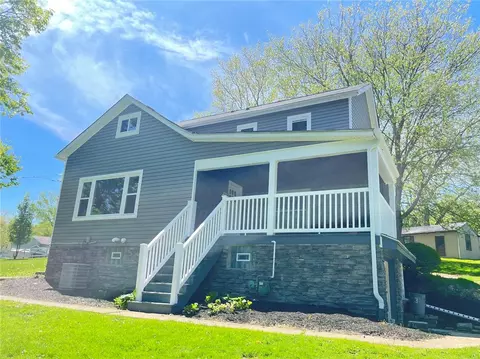 3 Harvest Ln, Finleyville, PA 15332