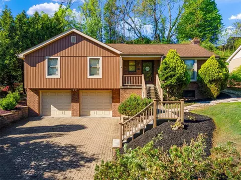 126 Cassia Dr, Clairton, PA 15025