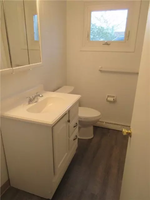 Bath - 205 E Railroad St, Mars, PA 16046 photo 1 of 2