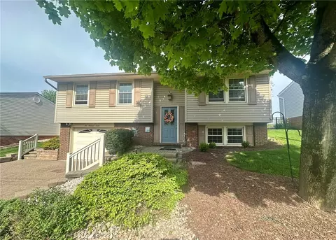 612 Surfside Dr, Plum, PA 15239