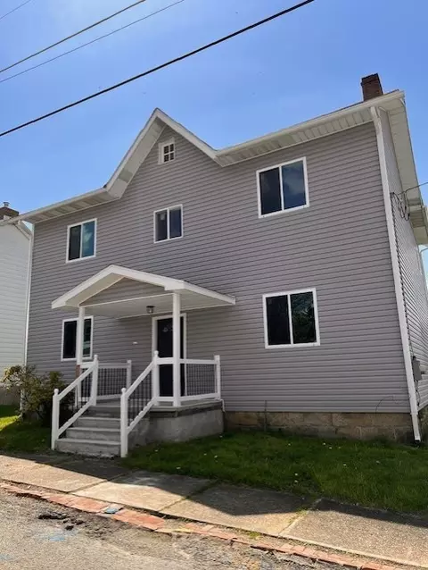 118 E Smithfield St, Mount Pleasant, PA 15666