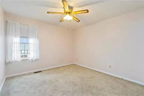 890 Castleview Dr, Irwin, PA 15642 photo 18