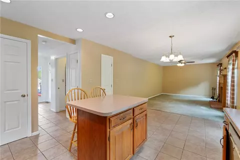 890 Castleview Dr, Irwin, PA 15642 photo 5