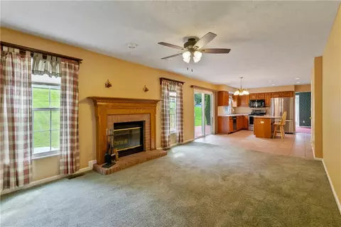 890 Castleview Dr, Irwin, PA 15642 photo 11