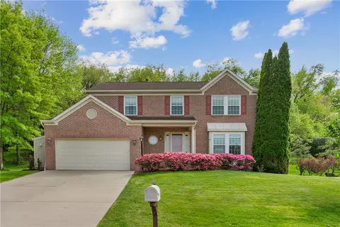 890 Castleview Dr, Irwin, PA 15642
