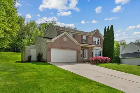 890 Castleview Dr, Irwin, PA 15642 photo 2