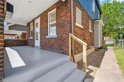 317 Anthony St, Pittsburgh, PA 15210 photo 3