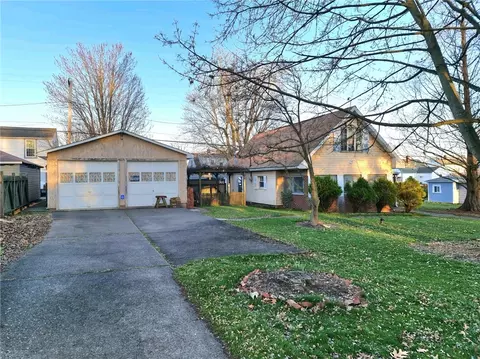 1316 Dallas Ave, Natrona Heights, PA 15065