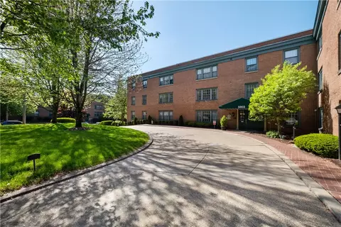 5903 5th Ave #205, Pittsburgh, PA 15232