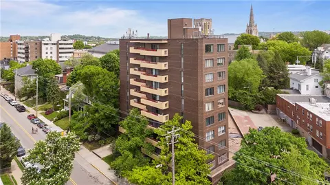 363 S Highland Ave #401, Pittsburgh, PA 15206