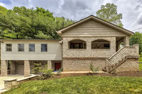 1221 Robbins Station Rd, Irwin, PA 15642