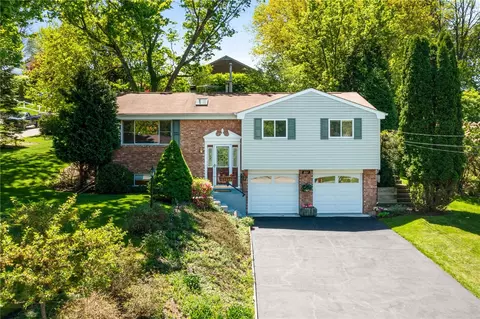 201 Peters Dr, Glenshaw, PA 15116