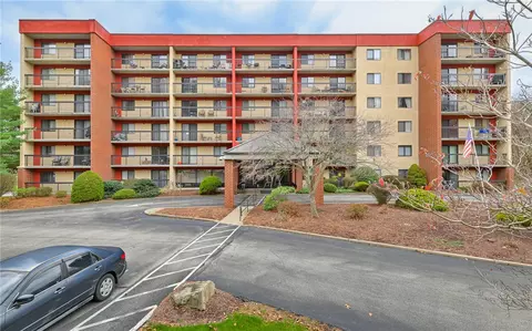 1987 Centurion Dr #101, Pittsburgh, PA 15221
