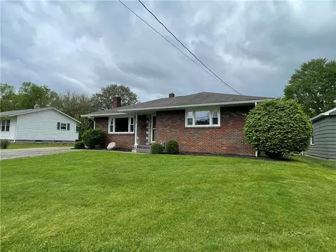 113 Winfield Dr, Grove City, PA 16127