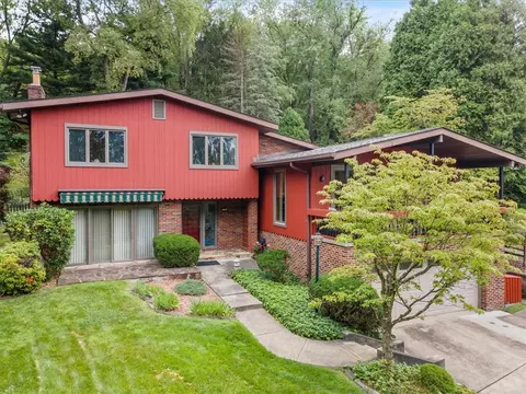 1560 Powers Run Rd, Pittsburgh, PA 15238