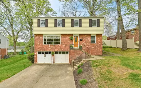 165 Mayer Dr, Pittsburgh, PA 15237
