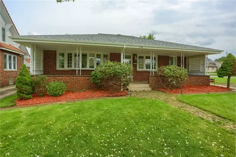 1302 Carlisle St, Natrona Heights, PA 15065