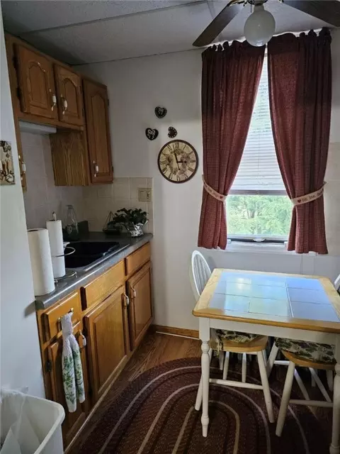 535 6th St, Irwin, PA 15642 photo 2
