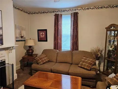 535 6th St, Irwin, PA 15642 photo 4