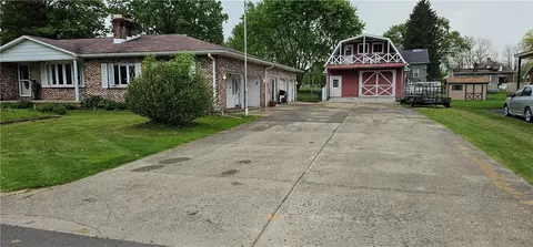 15 Elm St, Bessemer, PA 16112