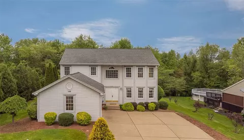 149 Woodbine Dr, Cranberry Township, PA 16066