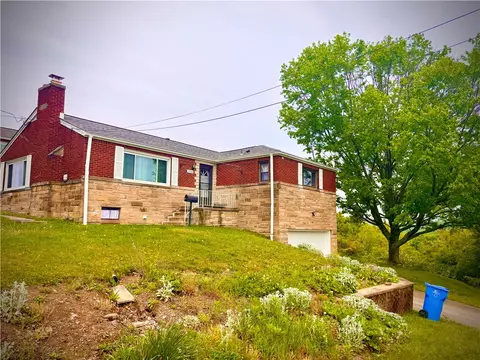 2753 Van Buren, New Kensington, PA 15068