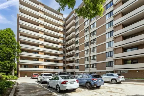 220 N Dithridge St #707, Pittsburgh, PA 15213