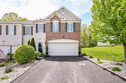 917 Talon Ct, Leechburg, PA 15656