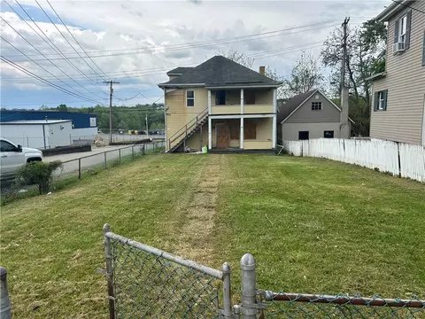 292 Pittsburgh St, Uniontown, PA 15401