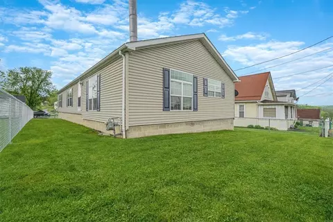 750 Wilmington St, Washington, PA 15301