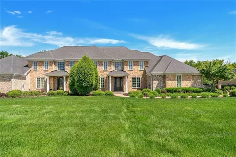 107 Chancellor Ct, Mars, PA 16046