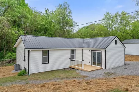 1004 Logan Ave, Ford City, PA 16226