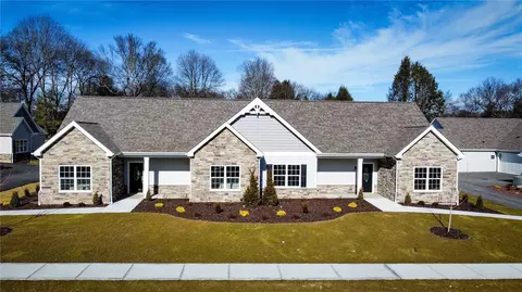 2201 Cherry Tree Dr, Butler, PA 16001