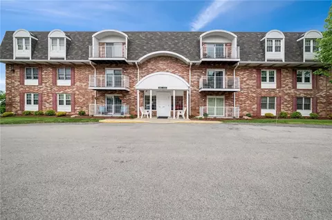 613 Clubhouse Dr, Washington, PA 15301
