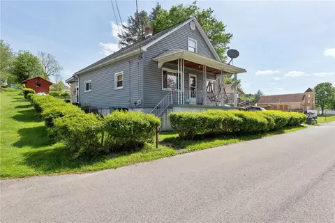 3020 Church St, Claridge, PA 15623