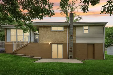 571 Miller Rd, West Mifflin, PA 15122